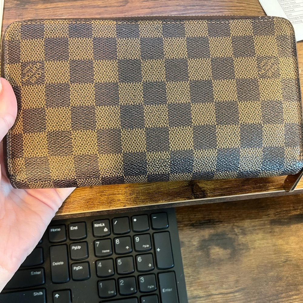 Louis Vuitton Zippy Organizer Wallet